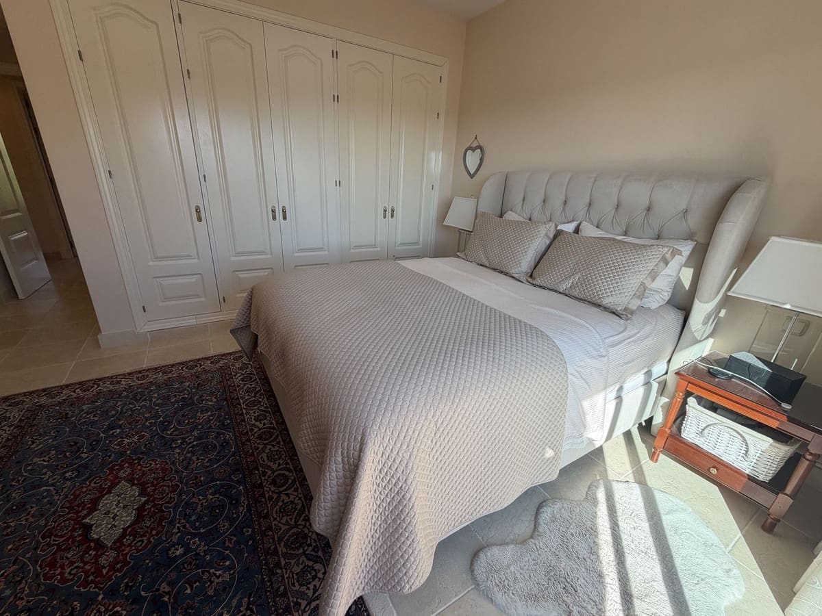 3 chambre Penthouse à vendre à Estepona avec piscine garage - 795 000 € (Ref: 10098408)