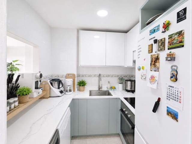 Apartamento de 2 habitaciones en Casares en venta con garaje - 240.000 € (Ref: 10100223)