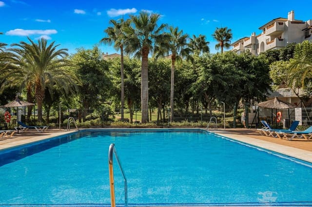 2 chambre Appartement à vendre à Estepona avec piscine garage - 450 000 € (Ref: 10100421)