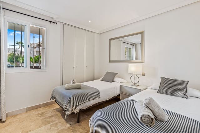 2 chambre Appartement à vendre à Estepona avec piscine garage - 450 000 € (Ref: 10100421)