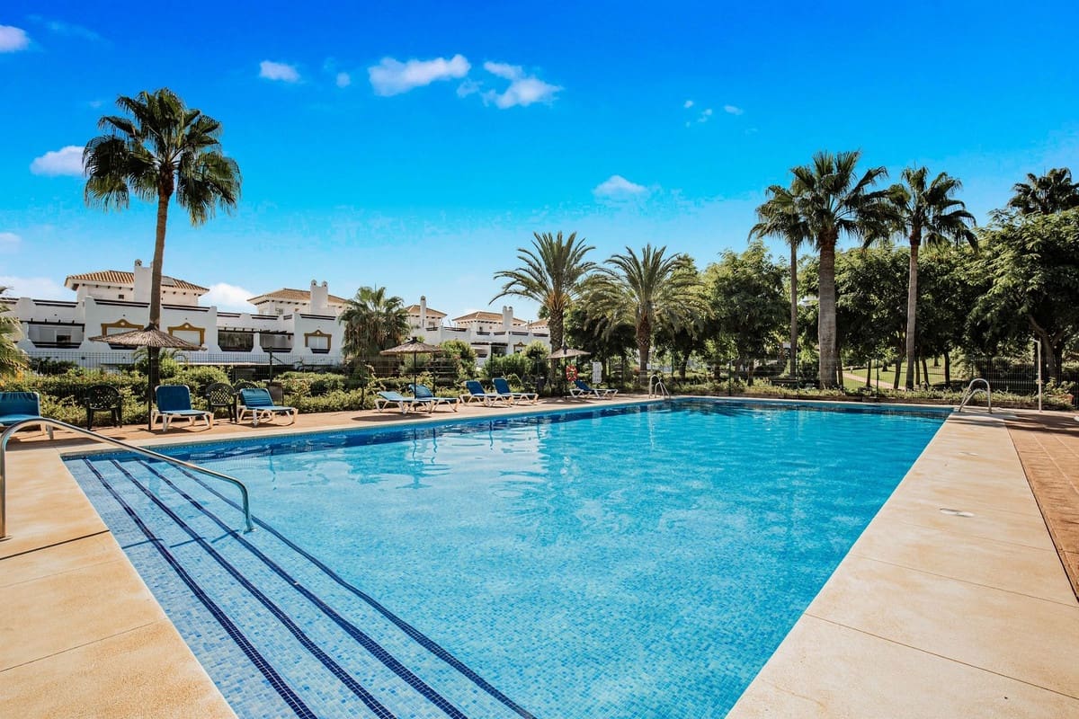 2 chambre Appartement à vendre à Estepona avec piscine garage - 450 000 € (Ref: 10100421)