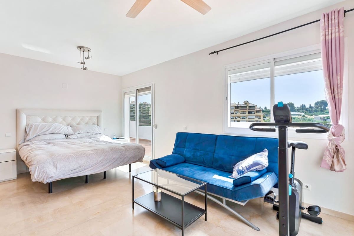 3 soveværelse Penthouse til salg i New Golden Mile med swimmingpool garage - € 599.000 (Ref: 10100484)