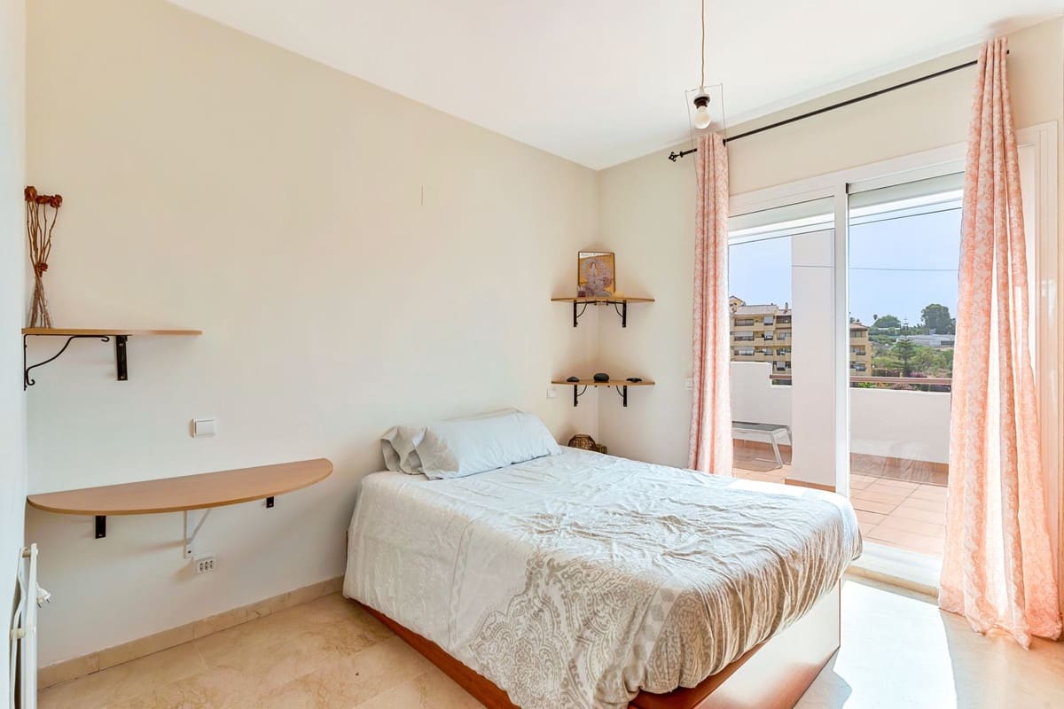 3 soveværelse Penthouse til salg i New Golden Mile med swimmingpool garage - € 599.000 (Ref: 10100484)