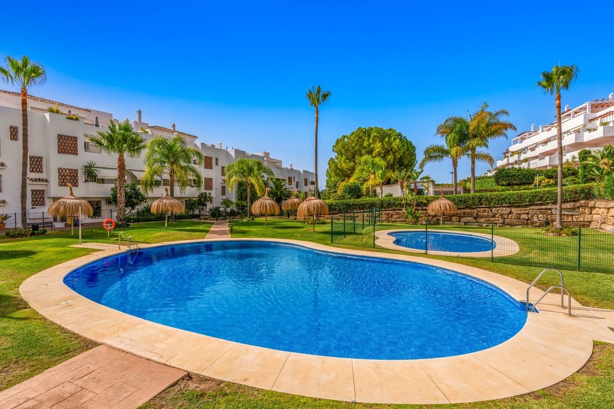3 soveværelse Penthouse til salg i New Golden Mile med swimmingpool garage - € 599.000 (Ref: 10100484)