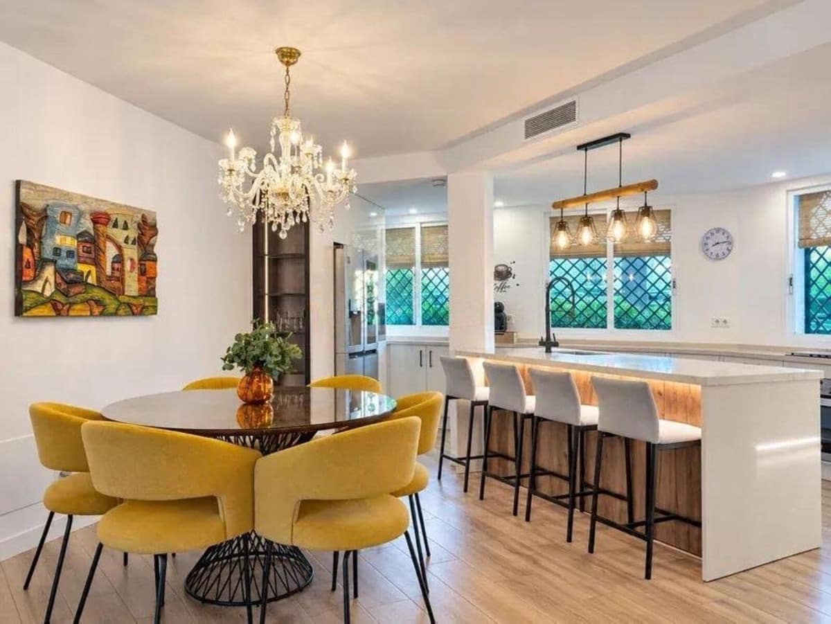 4 soverom Hus til salgs i Nueva Andalucia med svømmebasseng garasje - € 665 000 (Ref: 10100486)