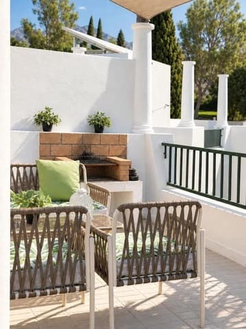 4 soverom Hus til salgs i Nueva Andalucia, Marbella med svømmebasseng garasje - € 665 000 (Ref: 10100486)