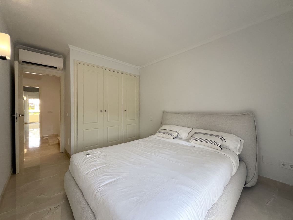 4 chambre Maison de Ville à vendre à Estepona avec piscine garage - 895 000 € (Ref: 10100487)