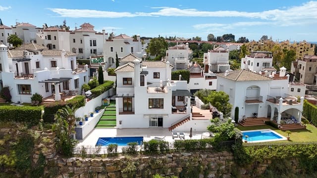 4 chambre Villa/Maison à vendre à Estepona avec piscine garage - 1 295 000 € (Ref: 10100488)