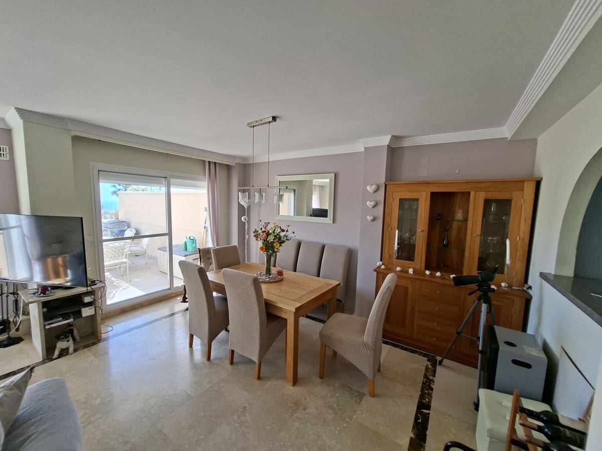 3 soveværelse Byhus til salg i La Duquesa / Puerto de la Duquesa med swimmingpool garage - € 430.000 (Ref: 10102566)