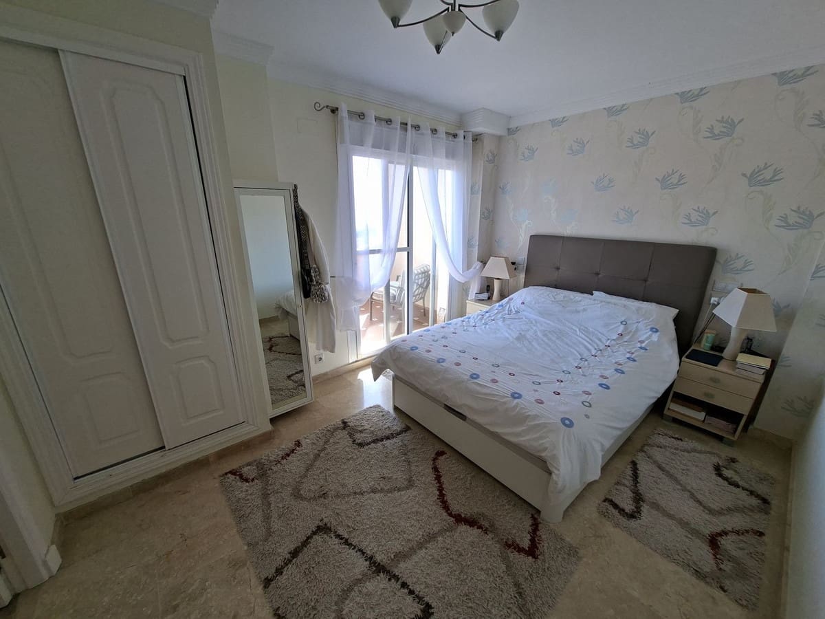 3 soveværelse Byhus til salg i La Duquesa / Puerto de la Duquesa med swimmingpool garage - € 430.000 (Ref: 10102566)