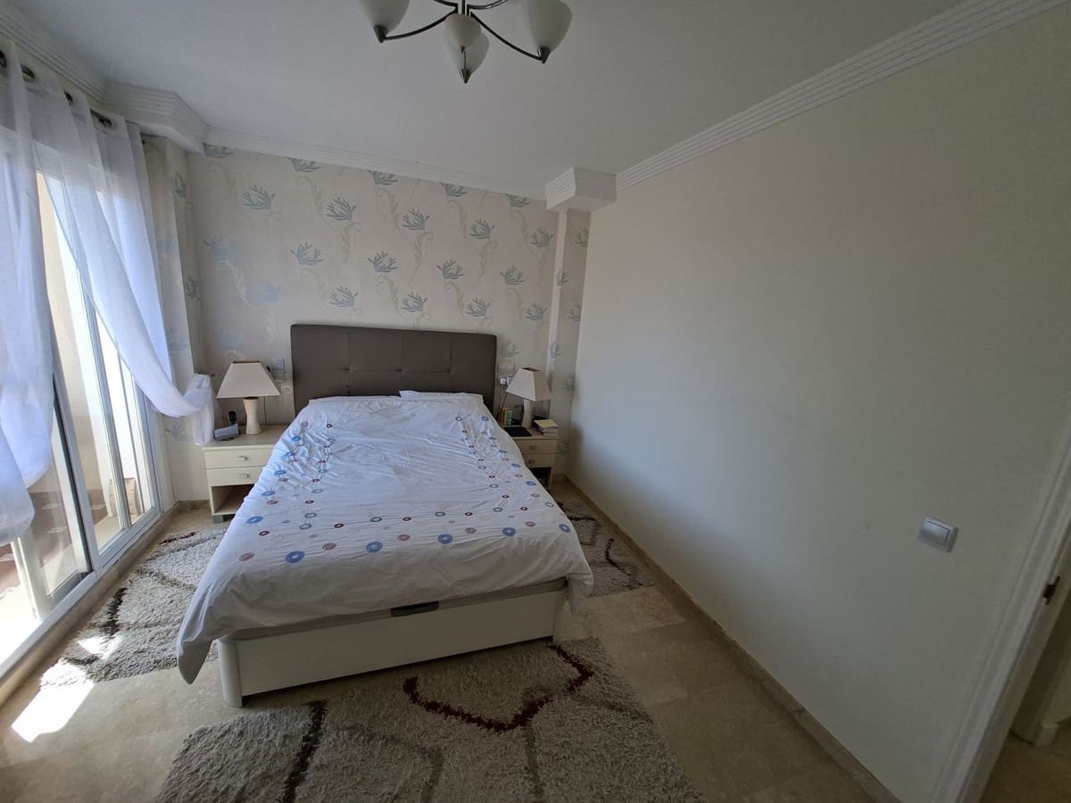 3 soveværelse Byhus til salg i La Duquesa / Puerto de la Duquesa med swimmingpool garage - € 430.000 (Ref: 10102566)