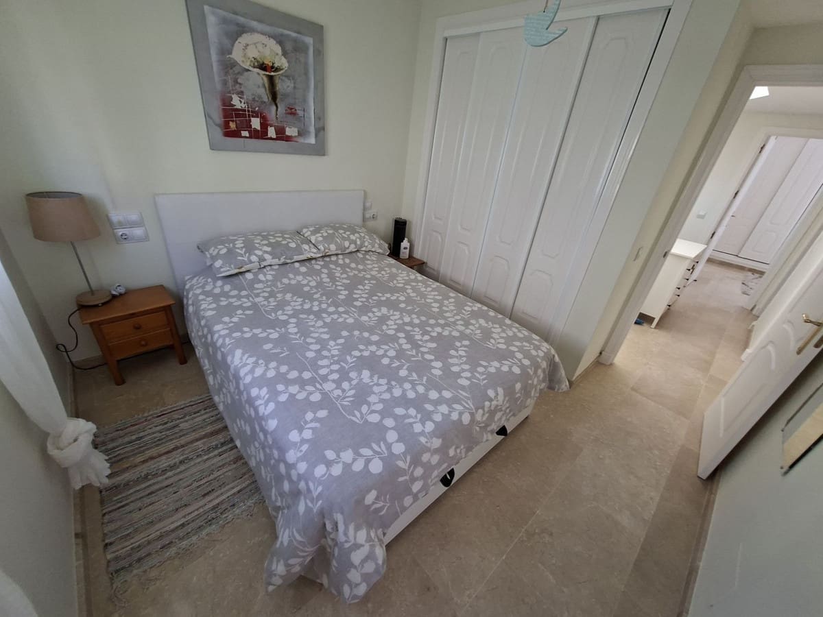 3 soveværelse Byhus til salg i La Duquesa / Puerto de la Duquesa med swimmingpool garage - € 430.000 (Ref: 10102566)