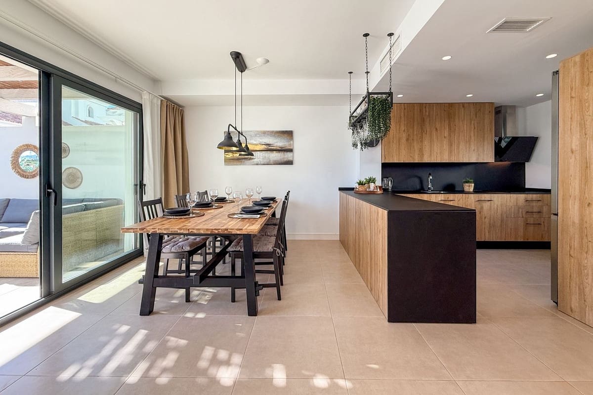 3 sovrum Hus till salu i Benahavis med pool garage - 549 000 € (Ref: 10111009)