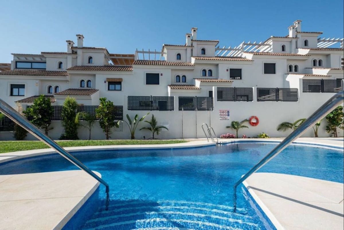 3 sovrum Hus till salu i Benahavis med pool garage - 549 000 € (Ref: 10111009)