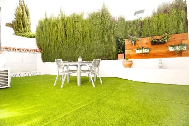 3 makuuhuone Omakotitalo myytävänä paikassa San Pedro de Alcántara Pueblo, Marbella mukana uima-altaan 
autotalli - 615 000 € (Ref: 10111012)