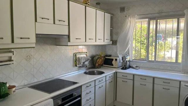 4 slaapkamer Huis te koop in Estepona met zwembad garage - € 629.000 (Ref: 10111013)