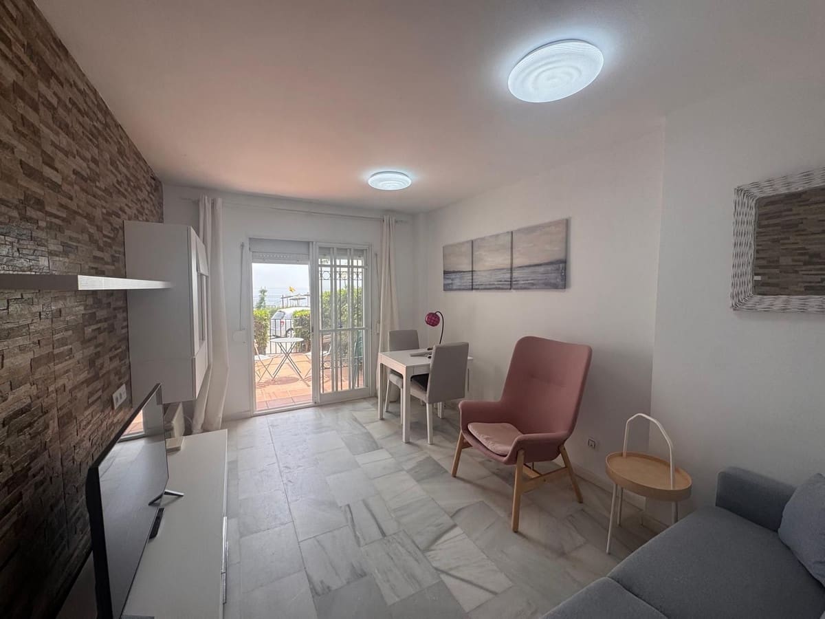 2 soveværelse Byhus til salg i Manilva med swimmingpool garage - € 315.000 (Ref: 10111807)