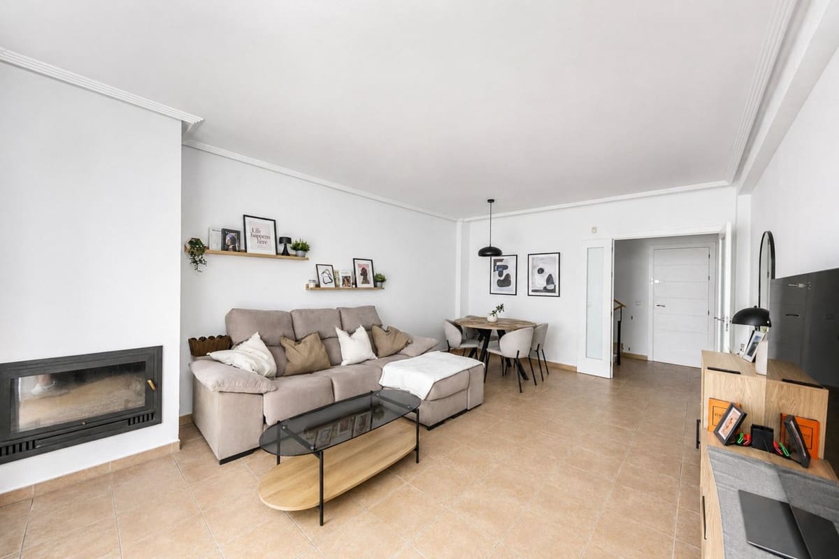 2 soverom Hus til salgs i Mijas med svømmebasseng garasje - € 369 000 (Ref: 10111809)