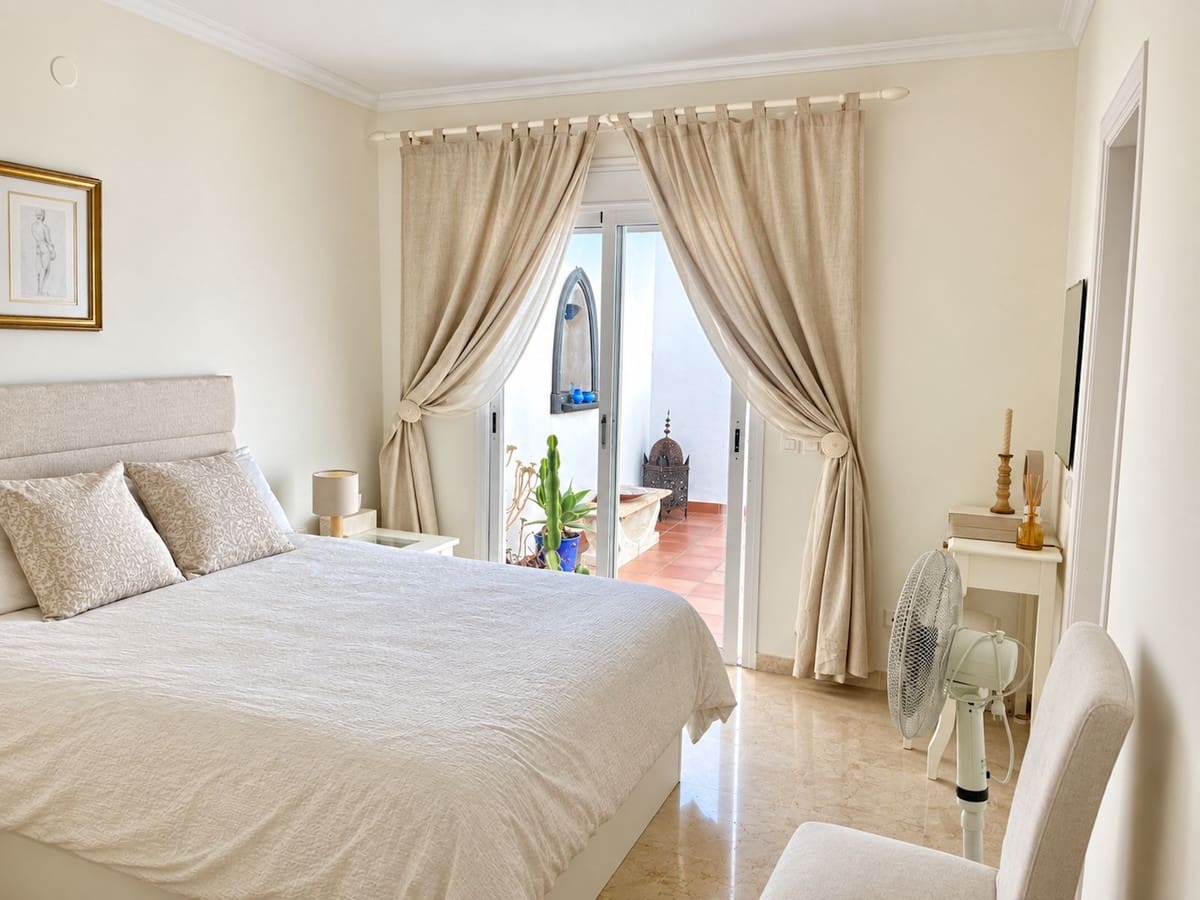 2 soveværelse Byhus til salg i Mijas med swimmingpool garage - € 390.000 (Ref: 10111810)