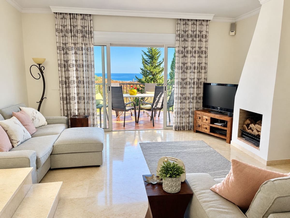 2 soveværelse Byhus til salg i Mijas med swimmingpool garage - € 390.000 (Ref: 10111810)