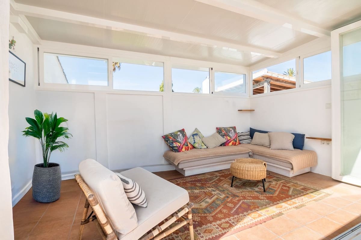 2 sovrum Hus till salu i Estepona med pool - 515 000 € (Ref: 10112019)