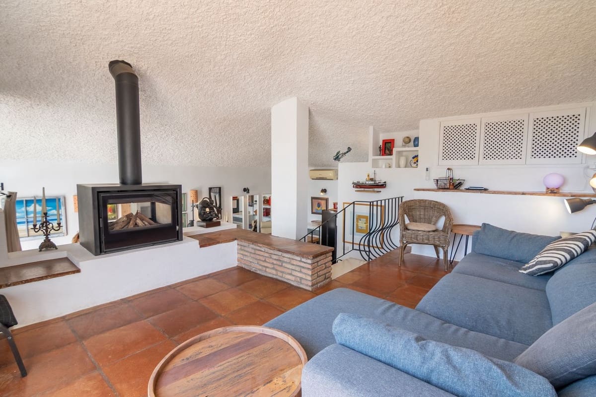 2 sovrum Hus till salu i Estepona med pool - 515 000 € (Ref: 10112019)