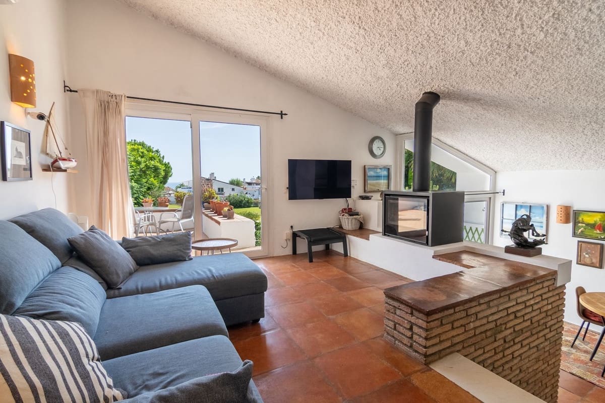 2 sovrum Hus till salu i Estepona med pool - 515 000 € (Ref: 10112019)