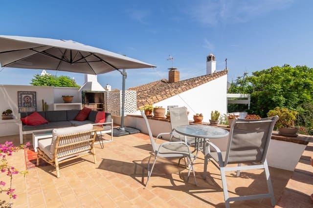 2 sovrum Hus till salu i Estepona med pool - 515 000 € (Ref: 10112019)
