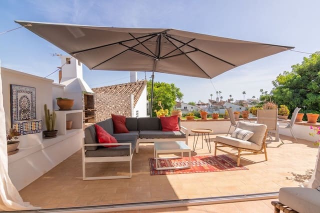 2 sovrum Hus till salu i Estepona med pool - 515 000 € (Ref: 10112019)