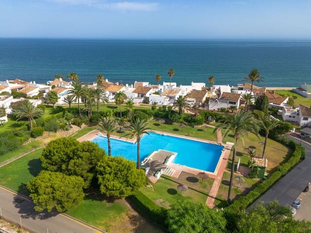 2 sovrum Hus till salu i Estepona med pool - 515 000 € (Ref: 10112019)