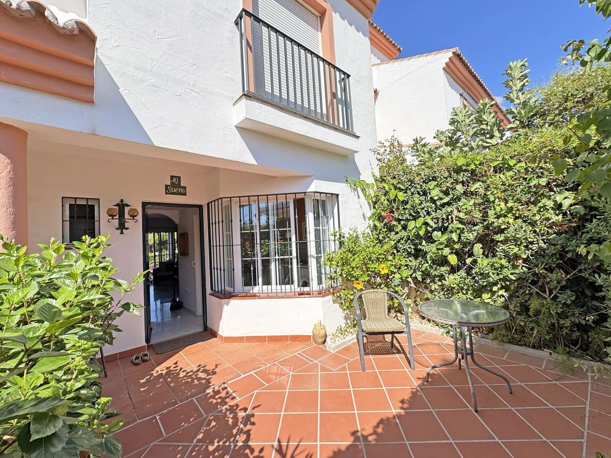 2 Zimmer Haus zu verkaufen in Cabopino mit Pool Garage - 525.000 € (Ref: 10112093)