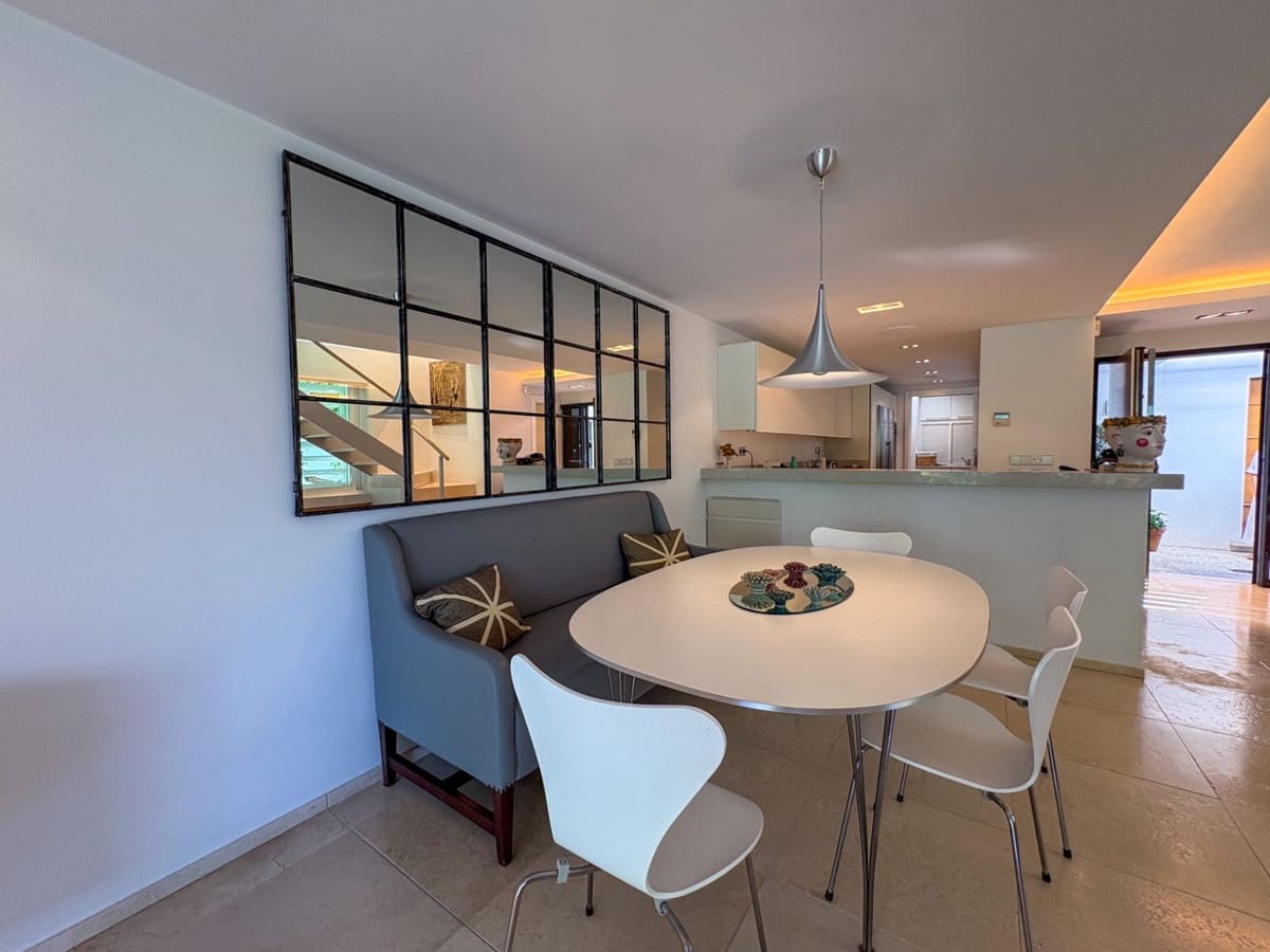 2 chambre Maison de Ville à vendre à Nueva Andalucia avec piscine garage - 1 295 000 € (Ref: 10130689)
