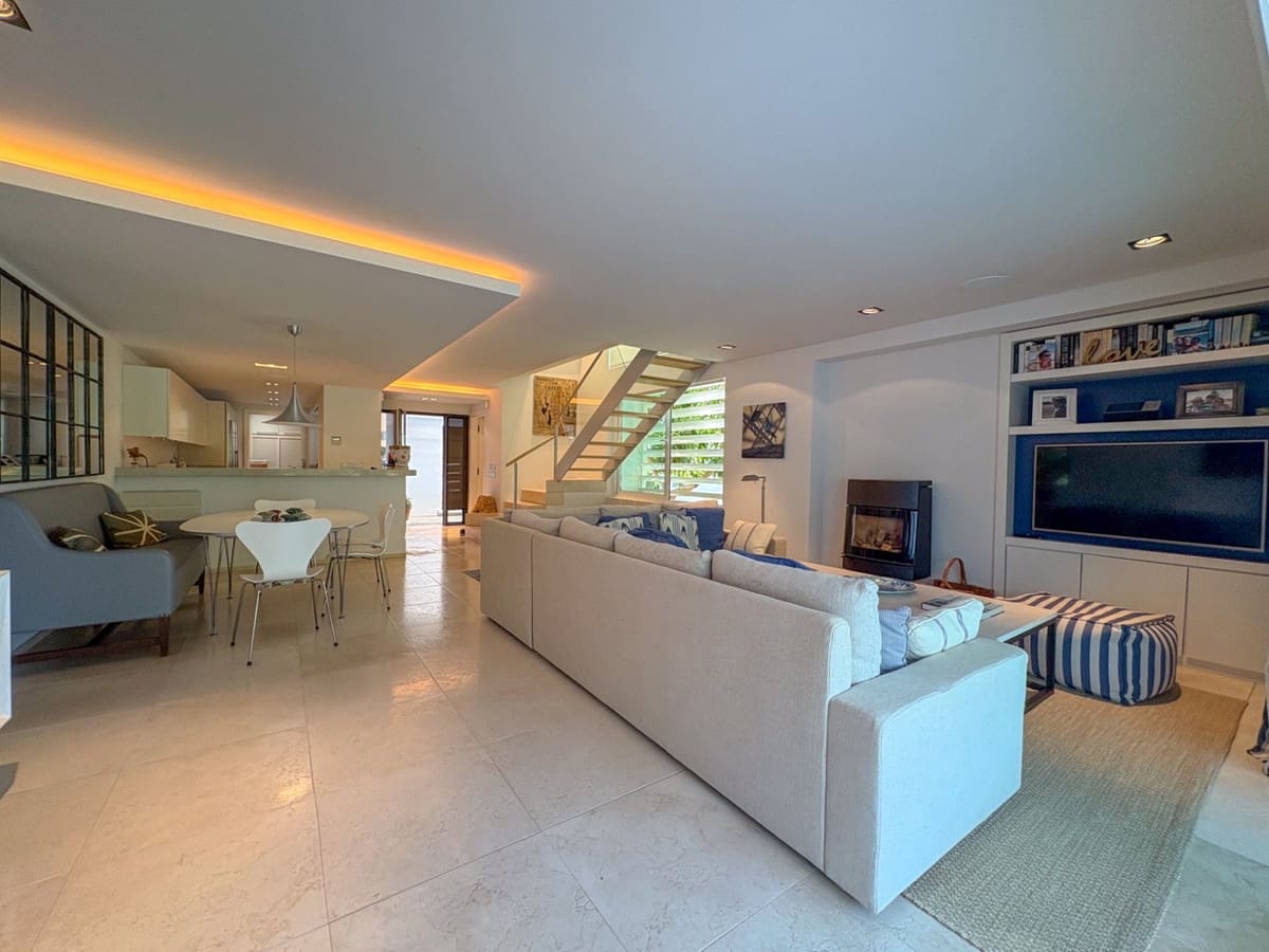2 chambre Maison de Ville à vendre à Nueva Andalucia avec piscine garage - 1 295 000 € (Ref: 10130689)