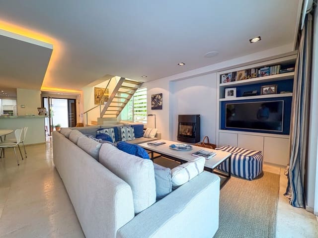 2 chambre Maison de Ville à vendre à Nueva Andalucia, Marbella avec piscine garage - 1 295 000 € (Ref: 10130689)