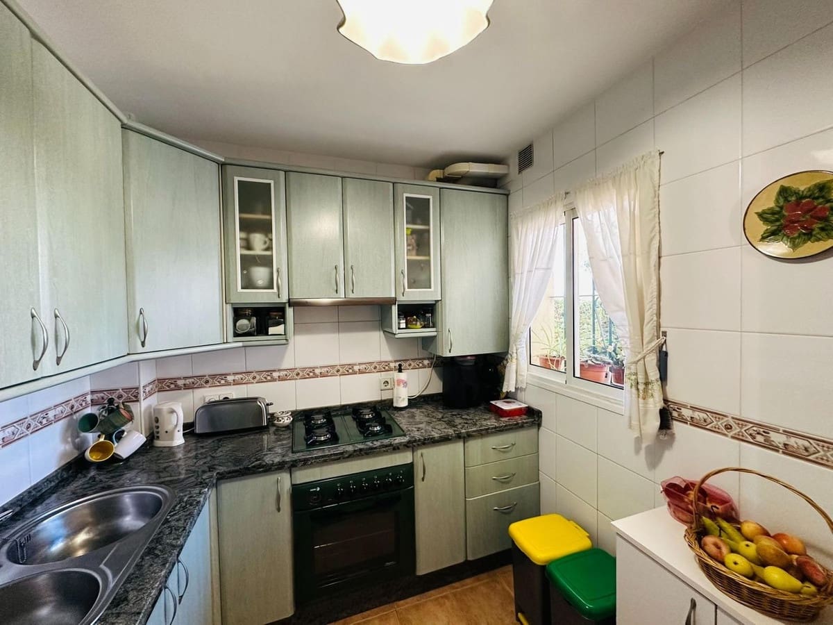 2 soveværelse Byhus til salg i La Sierrezuela med swimmingpool garage - € 398.000 (Ref: 10130712)