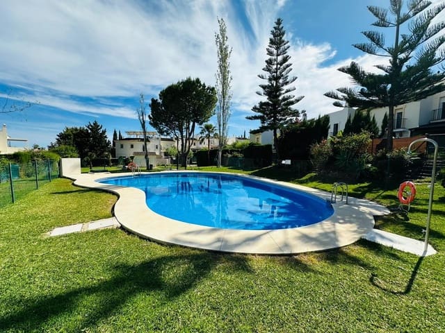 2 soveværelse Byhus til salg i La Sierrezuela, Mijas med swimmingpool garage - € 398.000 (Ref: 10130712)