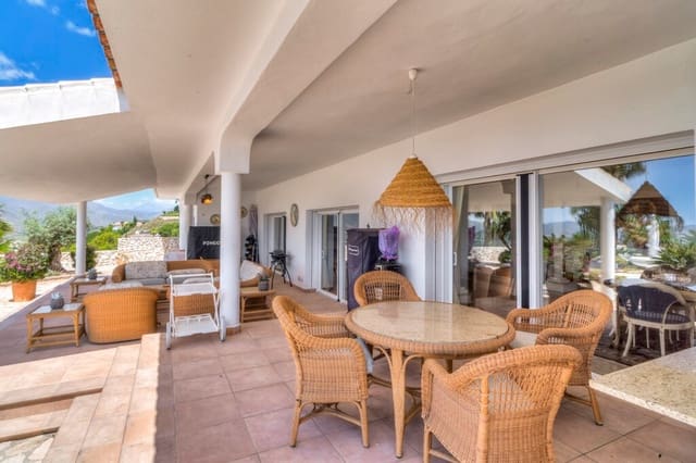 4 sovrum Villa till salu i Valtocado, Mijas med pool garage - 1 650 000 € (Ref: 10131875)