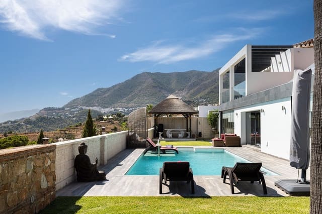 4 soveværelse Villa til salg i Mijas Costa, Mijas med swimmingpool garage - € 2.390.000 (Ref: 10131882)