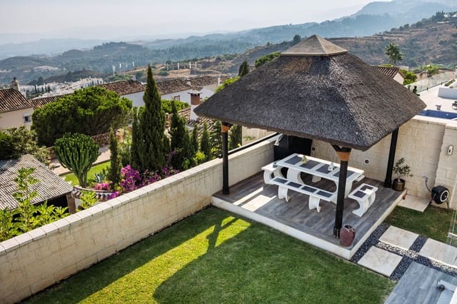 4 soveværelse Villa til salg i Mijas Costa, Mijas med swimmingpool garage - € 2.390.000 (Ref: 10131882)
