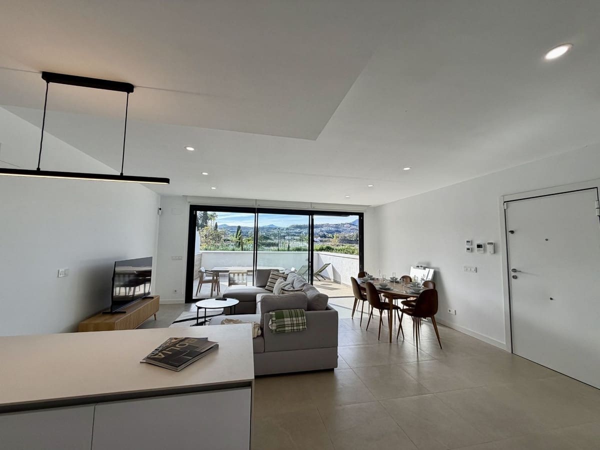 3 sypialnia Dom na sprzedaż w Estepona z basenem garażem - 745 000 € (Ref: 10131976)