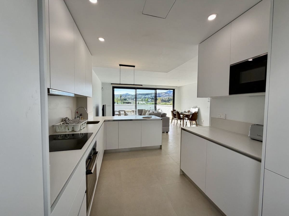 3 sypialnia Dom na sprzedaż w Estepona z basenem garażem - 745 000 € (Ref: 10131976)