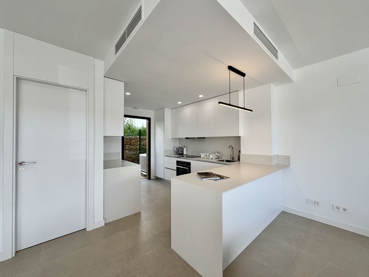 3 sypialnia Dom na sprzedaż w Estepona z basenem garażem - 745 000 € (Ref: 10131976)