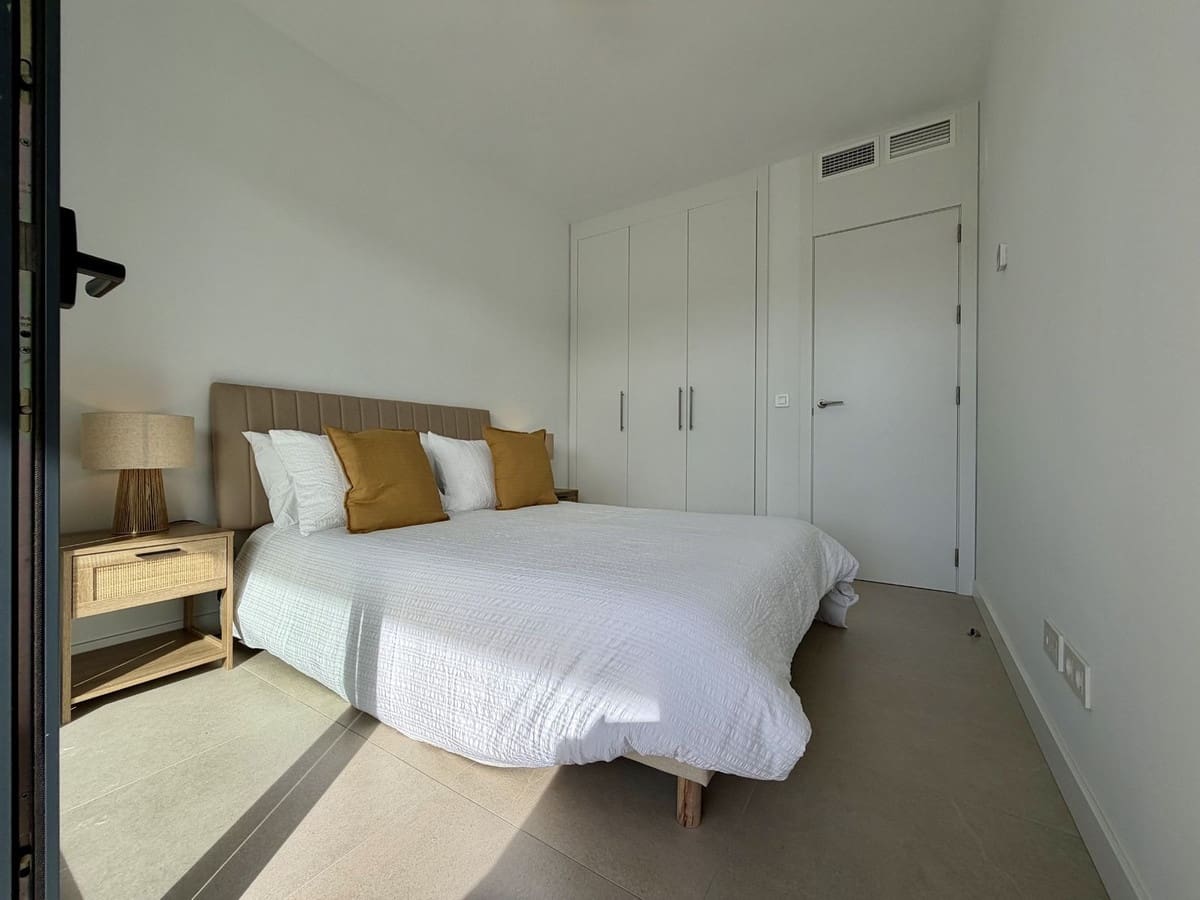 3 sypialnia Dom na sprzedaż w Estepona z basenem garażem - 745 000 € (Ref: 10131976)