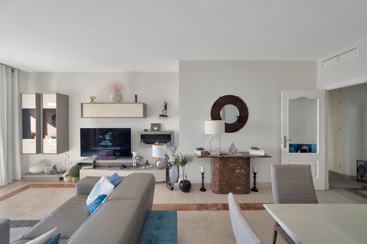 2 slaapkamer Appartement te koop in Estepona met zwembad garage - € 479.000 (Ref: 10132006)
