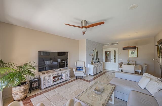 2 quarto Apartamento para venda em Estepona com piscina garagem - 529 000 € (Ref: 10132043)