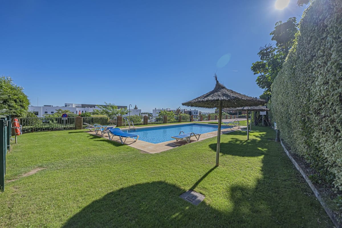 2 quarto Apartamento para venda em Estepona com piscina garagem - 529 000 € (Ref: 10132043)