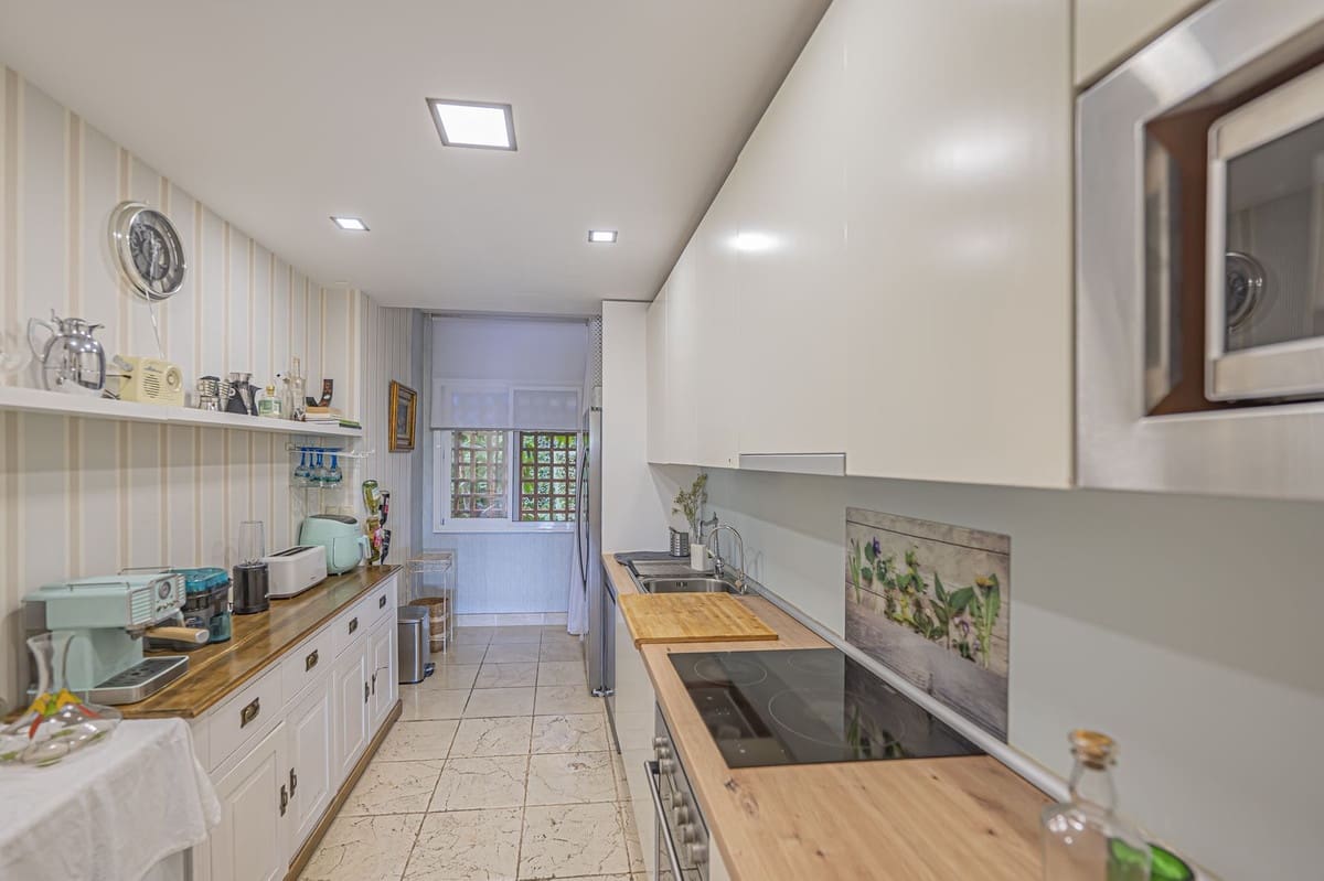 2 quarto Apartamento para venda em Estepona com piscina garagem - 529 000 € (Ref: 10132043)