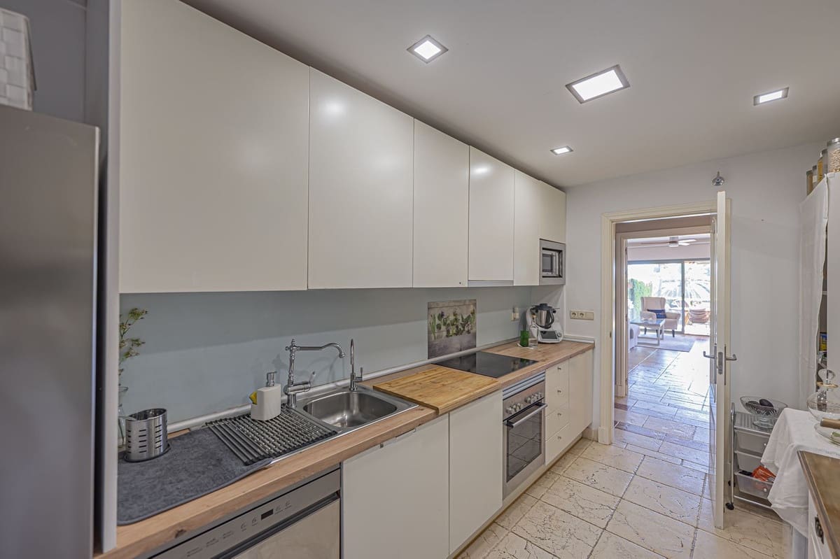 2 quarto Apartamento para venda em Estepona com piscina garagem - 529 000 € (Ref: 10132043)