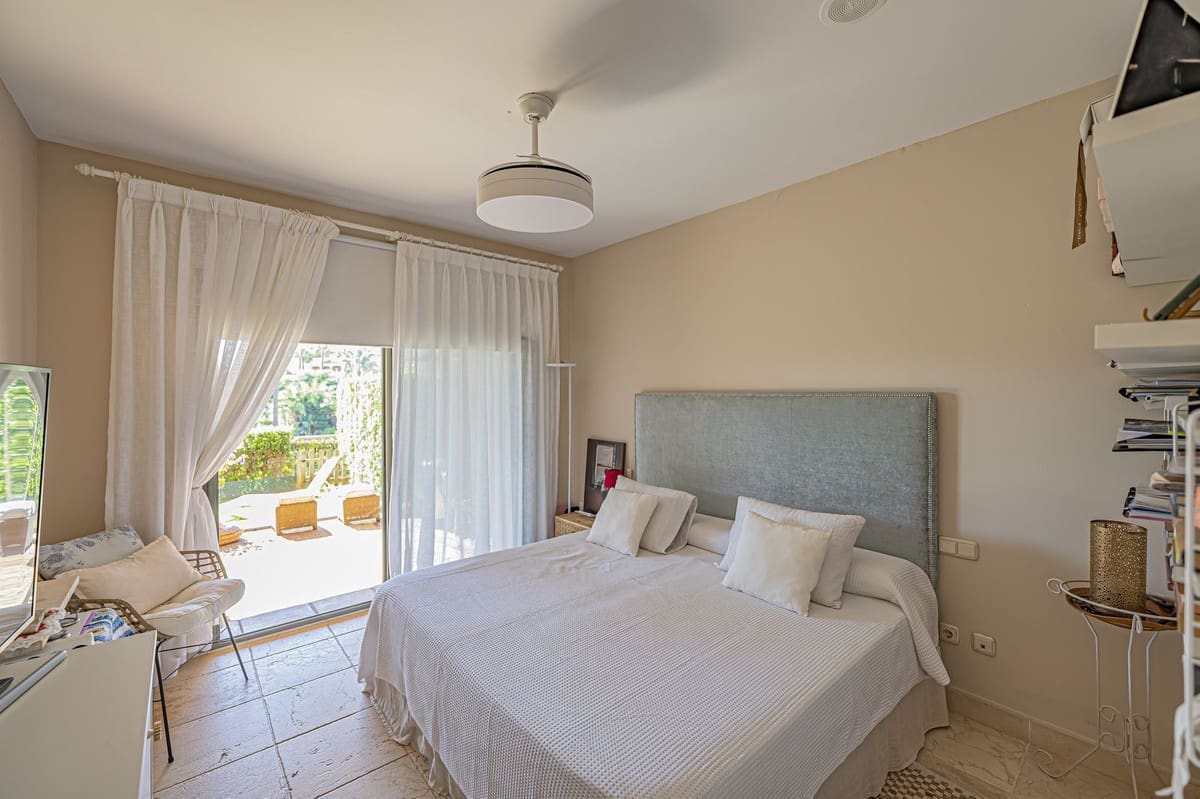 2 quarto Apartamento para venda em Estepona com piscina garagem - 529 000 € (Ref: 10132043)