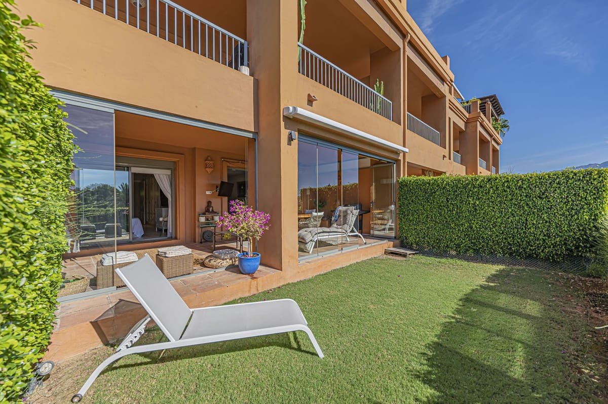2 quarto Apartamento para venda em Estepona com piscina garagem - 529 000 € (Ref: 10132043)